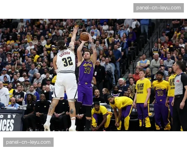 VAR争议再起：NBA裁判标准是否亟待统一？控球率判罚成焦点